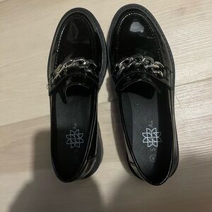 Stylish Black Loafers with Chain Detail
